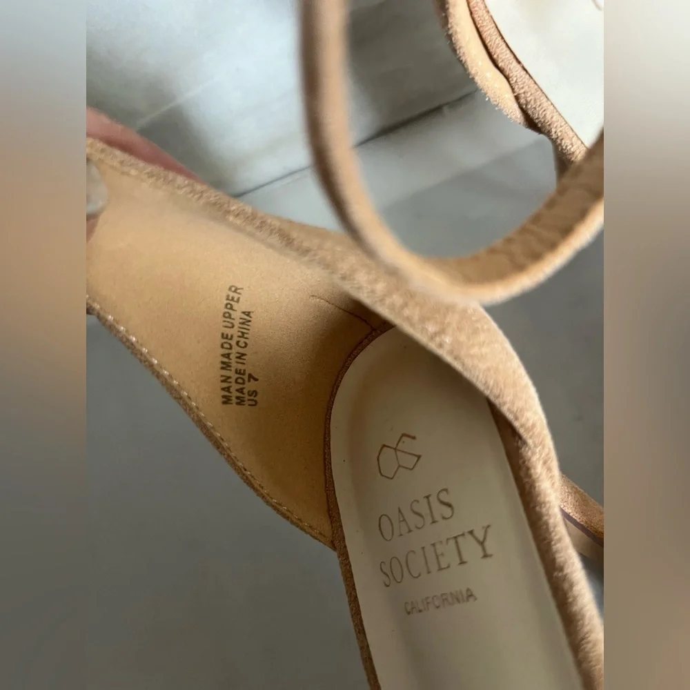Oasis Society Plush Tan suede Heels 7